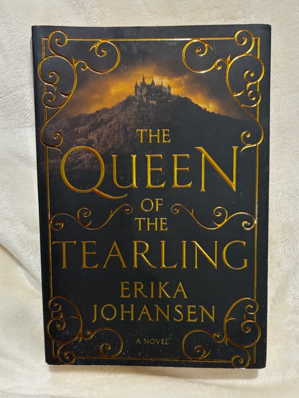 5/$7 📚 The Queen of the Tearling (book)